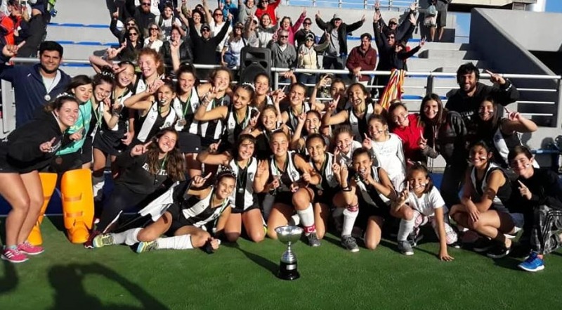 El equipo de hockey femenino del bata grit campen